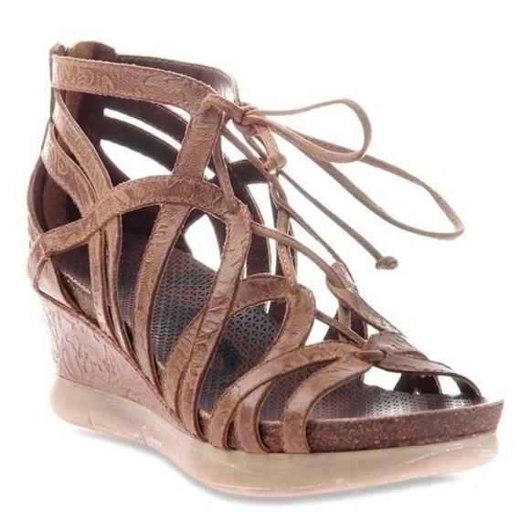 OTBT 'Nomadic' Wedge Heel Comfort Sandal SZ 6 - Picture 2 of 12